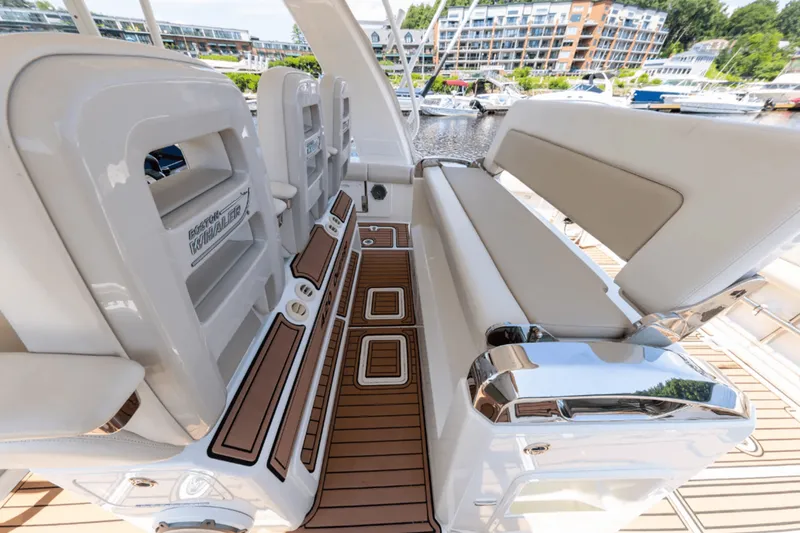 Slide: The Image of Boston Whaler 420 OUTRAGE 2017 - 15