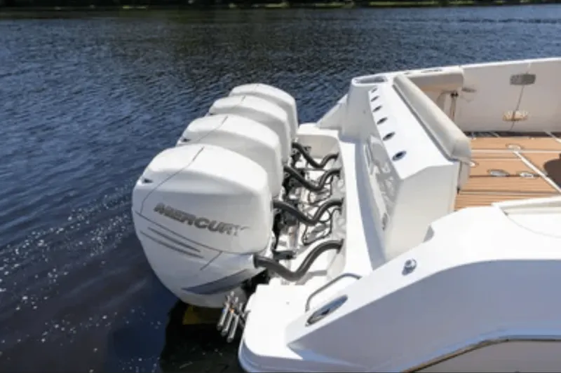 Slide: The Image of Boston Whaler 420 OUTRAGE 2017 - 6