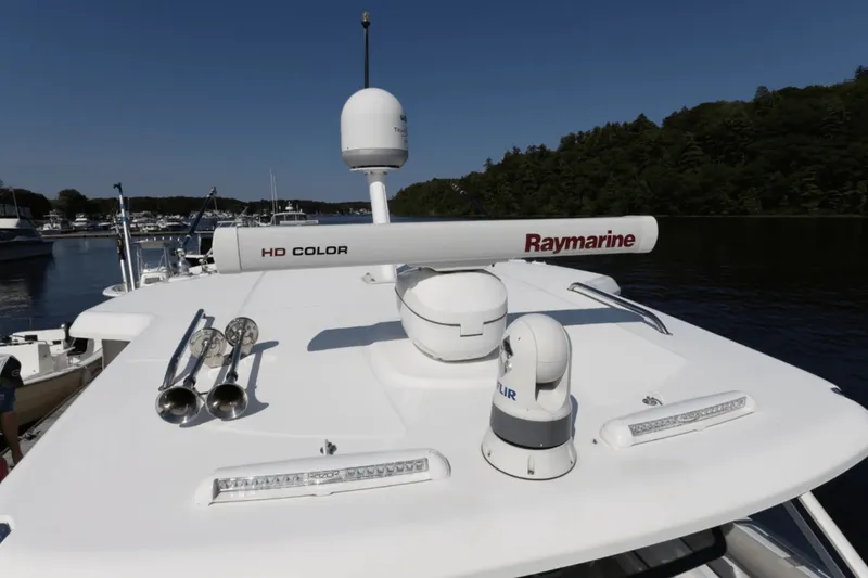 Slide: The Image of Boston Whaler 420 OUTRAGE 2017 - 7