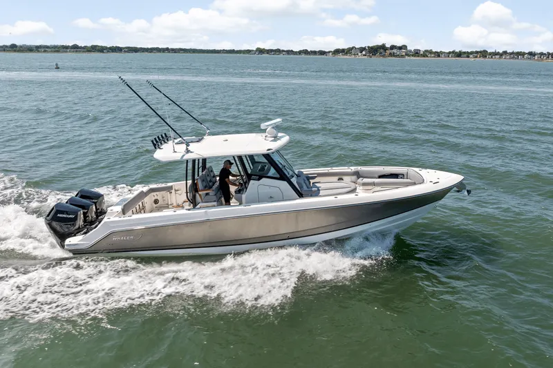 The Image of Boston Whaler 360 Outrage 2025 - 0