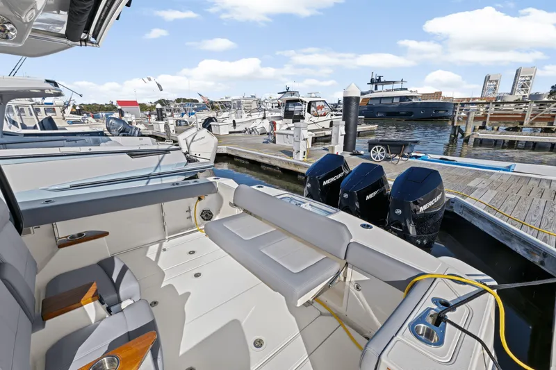 Slide: The Image of Boston Whaler 360 Outrage 2025 - 15