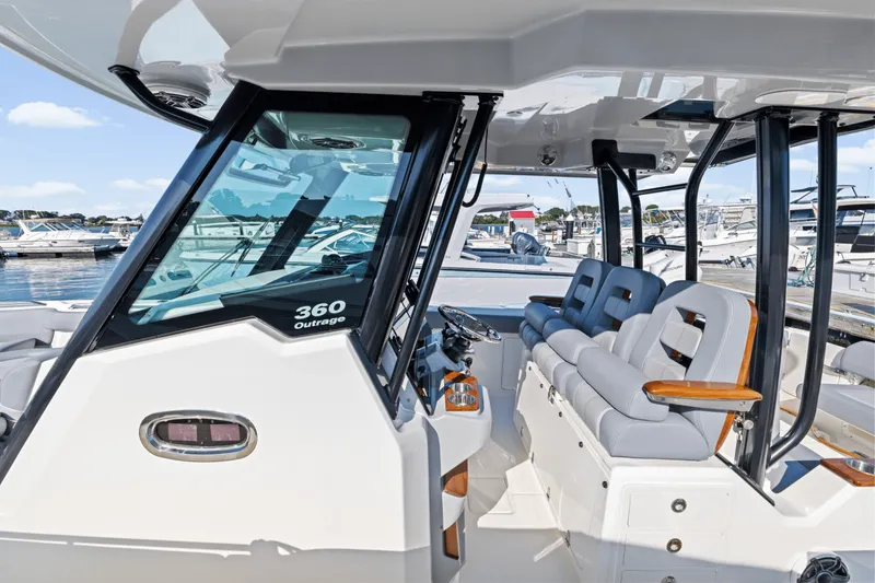 Slide: The Image of Boston Whaler 360 Outrage 2025 - 24