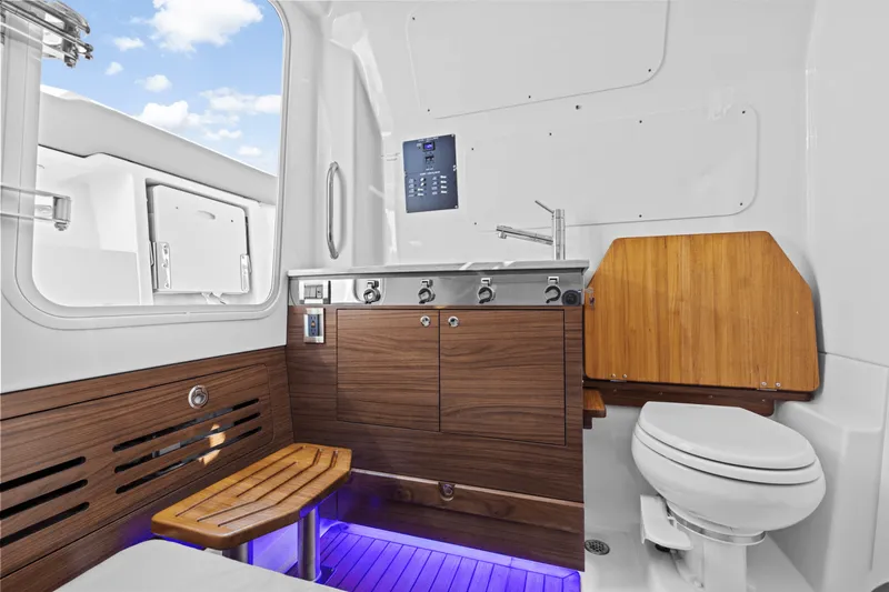 Slide: The Image of Boston Whaler 360 Outrage 2025 - 40