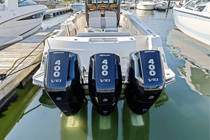 Slide: The Image of Boston Whaler 360 Outrage 2025 - 9