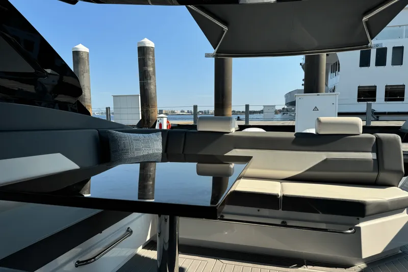 Slide: The Image of Cruisers Yachts 42 GLS-OB 2023 - 12