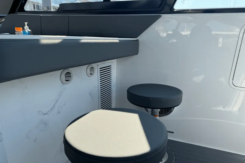 Slide: The Image of Cruisers Yachts 42 GLS-OB 2023 - 15