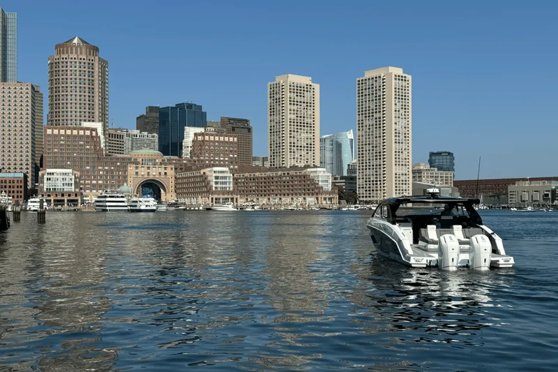 Slide: The Image of Cruisers Yachts 42 GLS-OB 2023 - 2