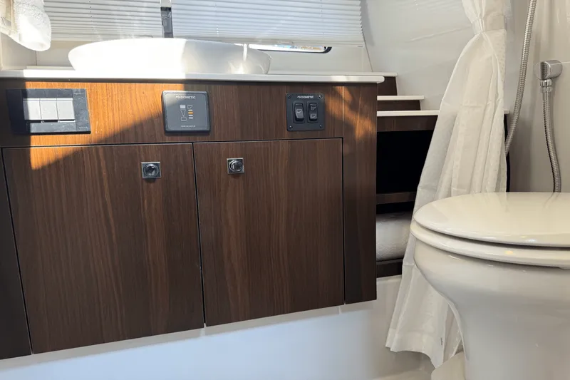 Slide: The Image of Cruisers Yachts 42 GLS-OB 2023 - 23