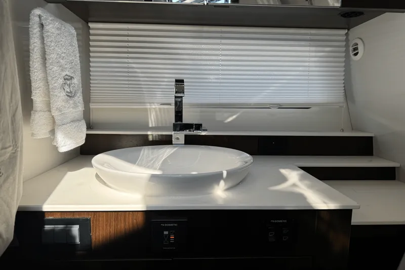 Slide: The Image of Cruisers Yachts 42 GLS-OB 2023 - 24