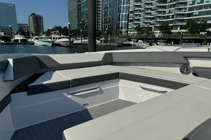 Slide: The Image of Cruisers Yachts 42 GLS-OB 2023 - 26