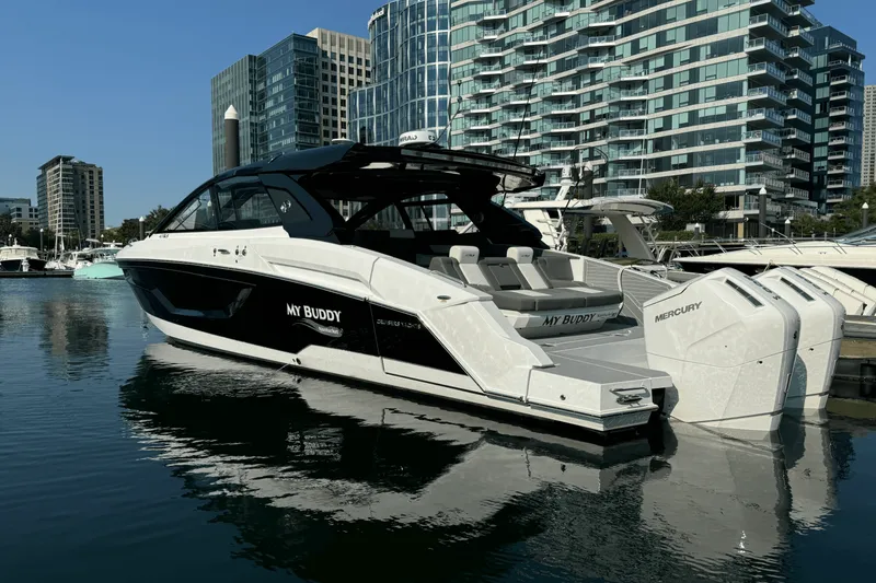 Slide: The Image of Cruisers Yachts 42 GLS-OB 2023 - 3