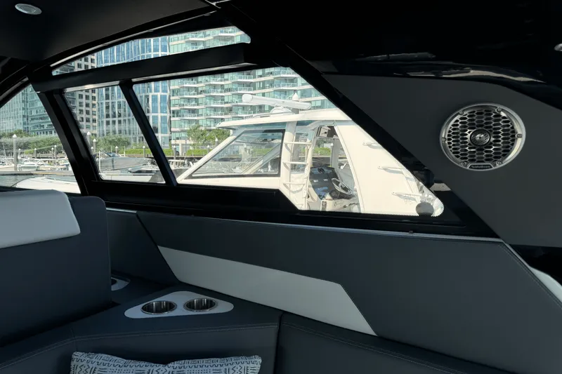 Slide: The Image of Cruisers Yachts 42 GLS-OB 2023 - 34