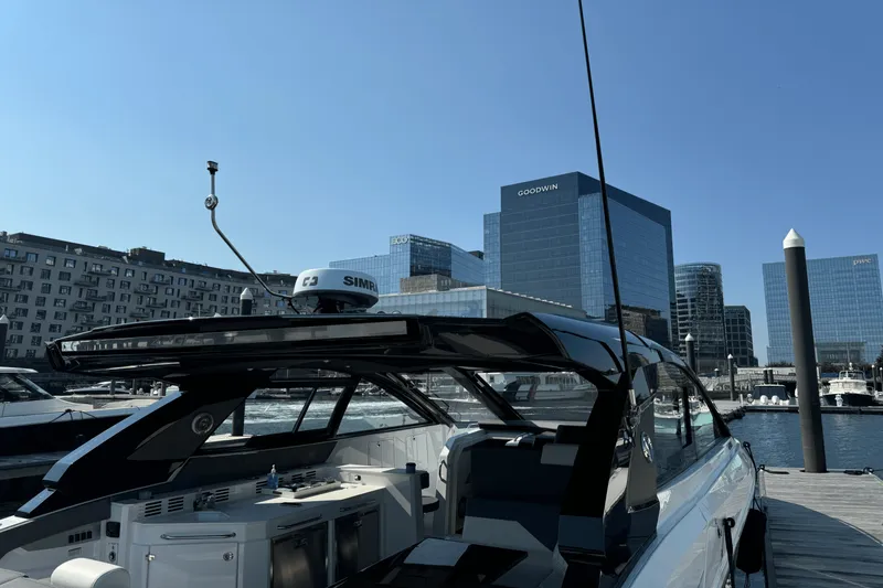 Slide: The Image of Cruisers Yachts 42 GLS-OB 2023 - 35