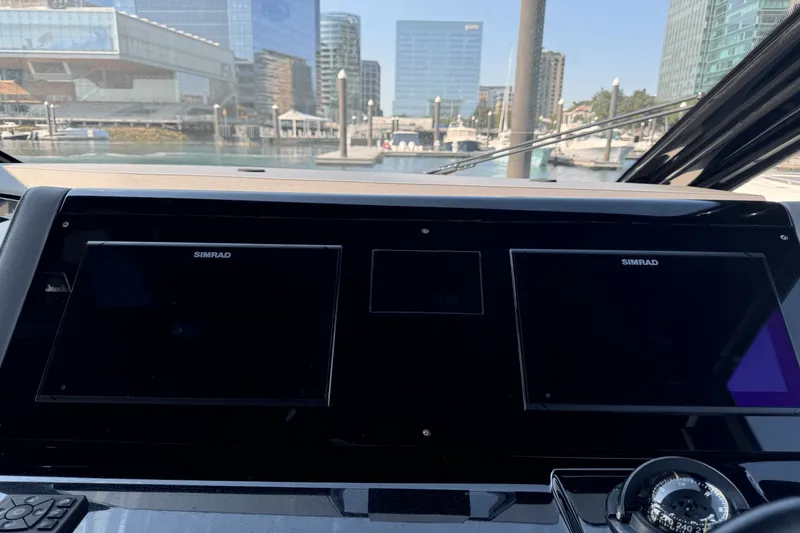 Slide: The Image of Cruisers Yachts 42 GLS-OB 2023 - 36