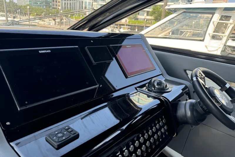 Slide: The Image of Cruisers Yachts 42 GLS-OB 2023 - 9