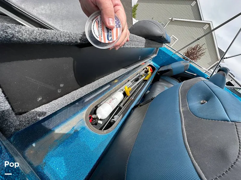 Slide: The Image of Triton 186 Escape 2017 - 12611430