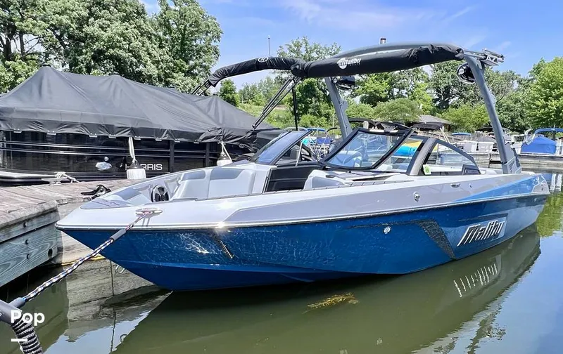 Slide: The Image of Malibu 22 LSV 2021 - 12617692