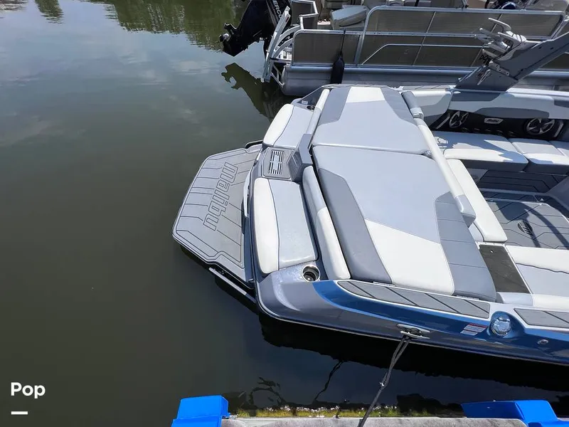 Slide: The Image of Malibu 22 LSV 2021 - 12617703