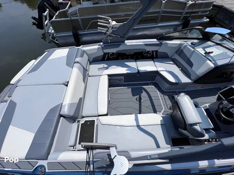 Slide: The Image of Malibu 22 LSV 2021 - 12617701