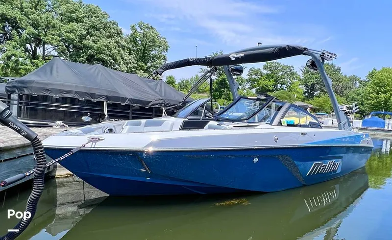 Slide: The Image of Malibu 22 LSV 2021 - 12617694