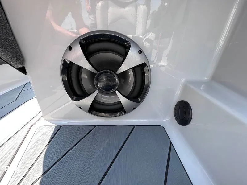 Slide: The Image of Malibu 22 LSV 2021 - 12617789