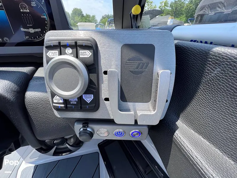 Slide: The Image of Malibu 22 LSV 2021 - 12617795