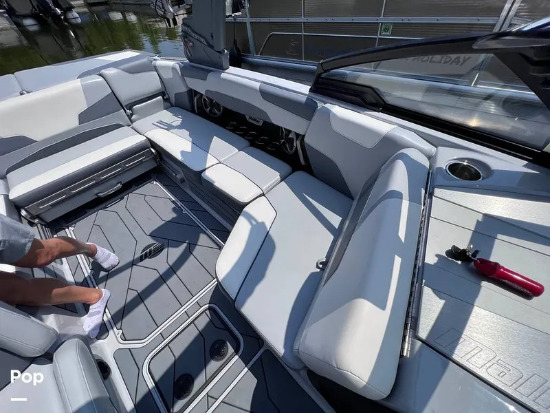 Slide: The Image of Malibu 22 LSV 2021 - 12617798