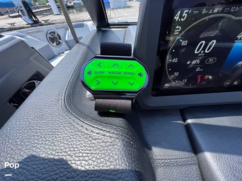 Slide: The Image of Malibu 22 LSV 2021 - 12617800