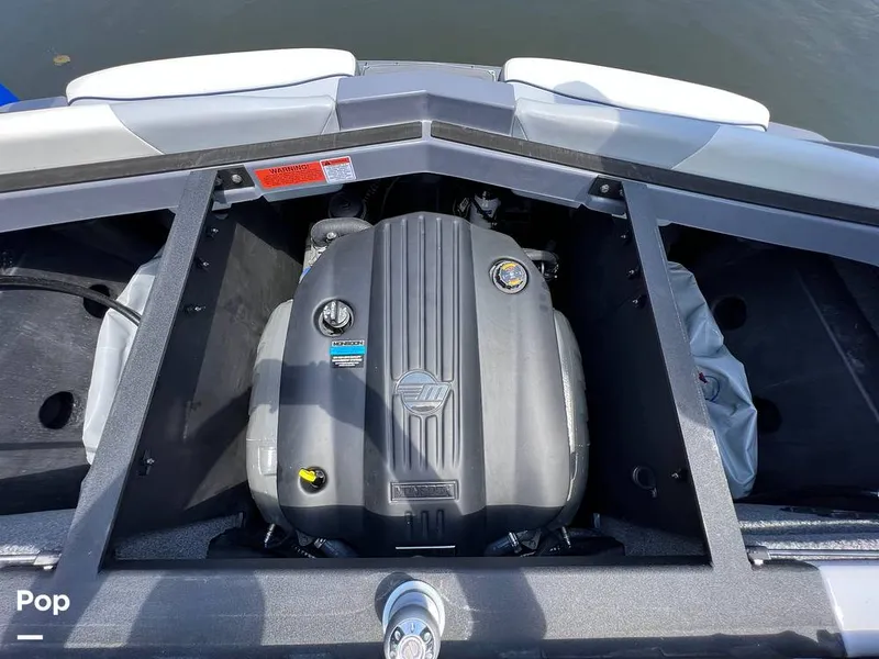 Slide: The Image of Malibu 22 LSV 2021 - 12617808