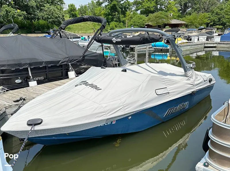 Slide: The Image of Malibu 22 LSV 2021 - 12617825