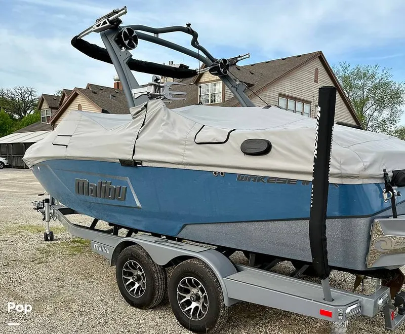 Slide: The Image of Malibu 22 LSV 2021 - 12617830