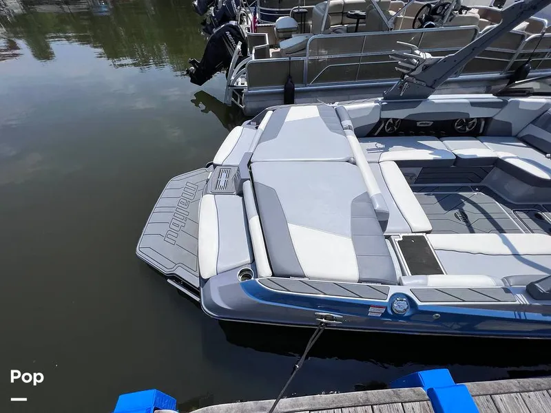 Slide: The Image of Malibu 22 LSV 2021 - 12617702