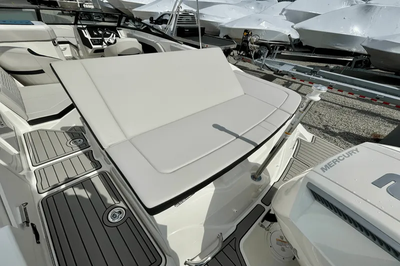 Slide: The Image of Sea Ray SPX 230 Outboard 2025 - 2