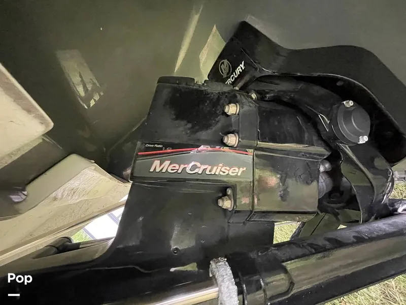 Slide: The Image of Hurricane Sundeck Sport 205 2022 - 12644079