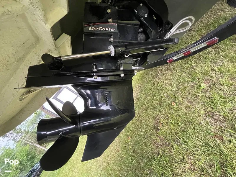 Slide: The Image of Hurricane Sundeck Sport 205 2022 - 12644080