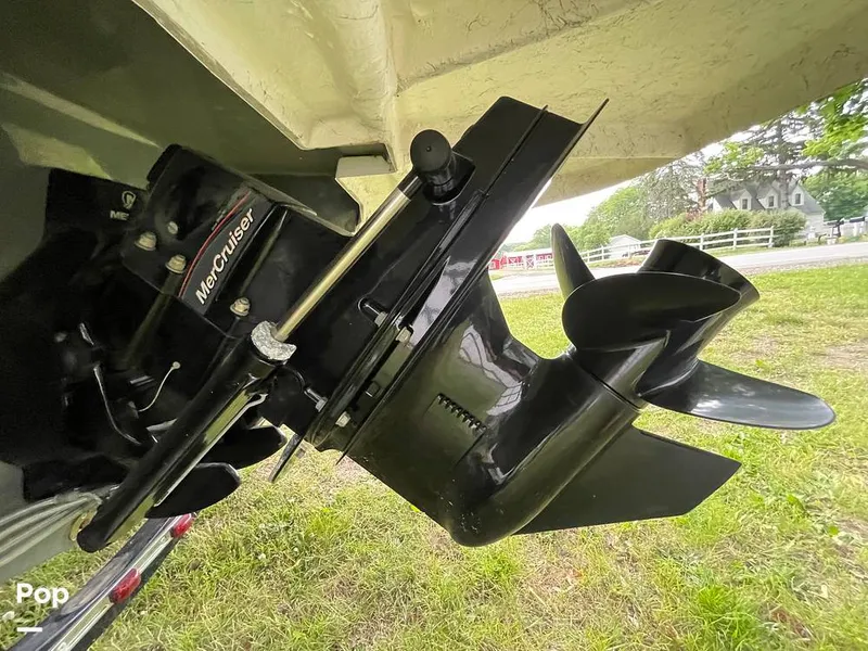 Slide: The Image of Hurricane Sundeck Sport 205 2022 - 12644081