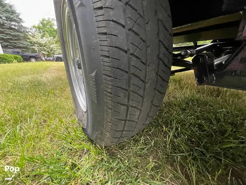 Slide: The Image of Hurricane Sundeck Sport 205 2022 - 12644091