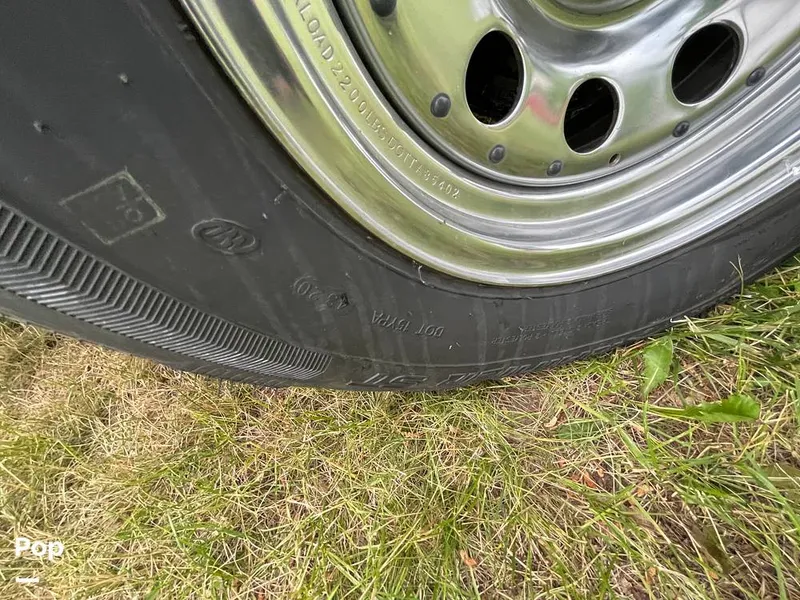 Slide: The Image of Hurricane Sundeck Sport 205 2022 - 12644092