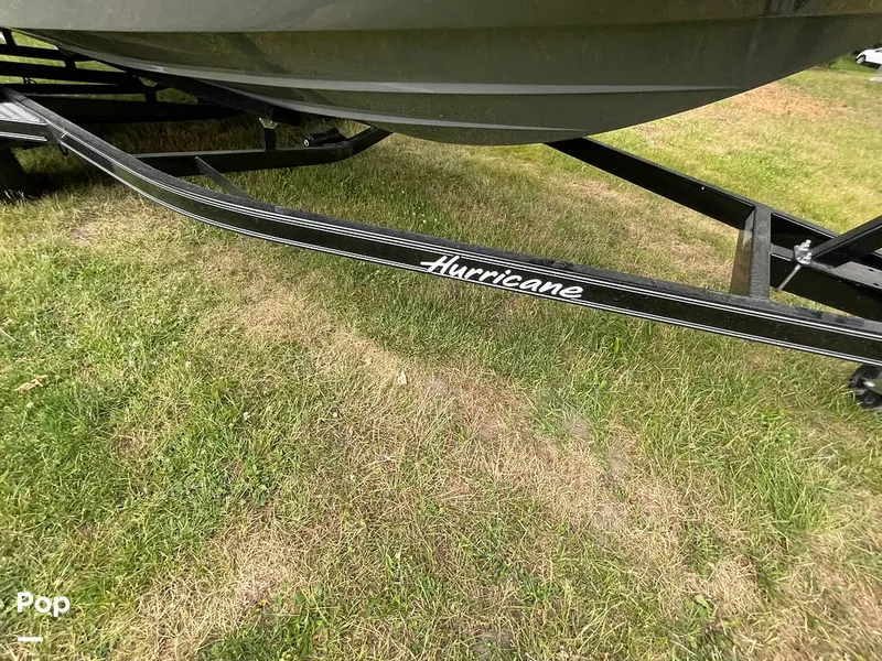 Slide: The Image of Hurricane Sundeck Sport 205 2022 - 12644099