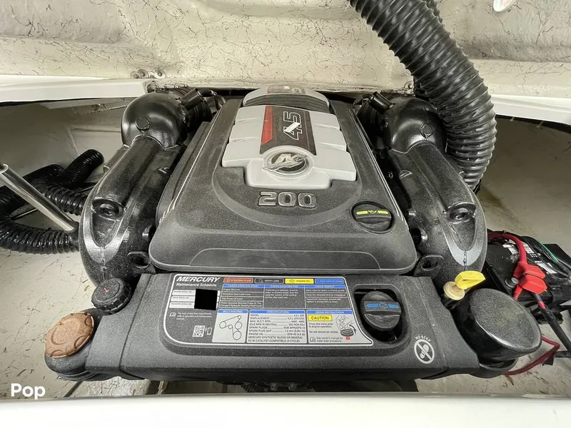 Slide: The Image of Hurricane Sundeck Sport 205 2022 - 12636563