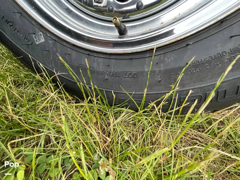 Slide: The Image of Hurricane Sundeck Sport 205 2022 - 12644103