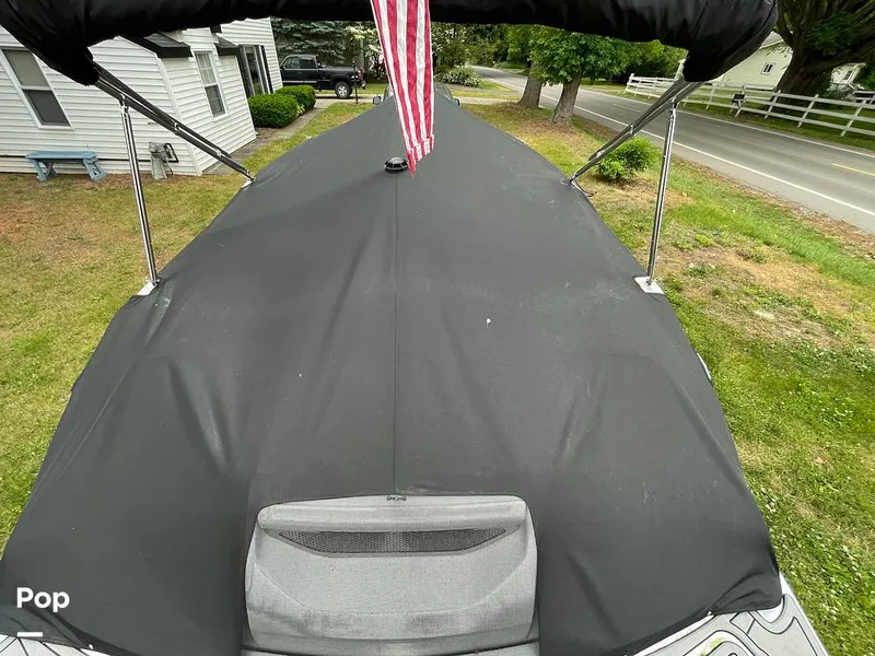 Slide: The Image of Hurricane Sundeck Sport 205 2022 - 12636564