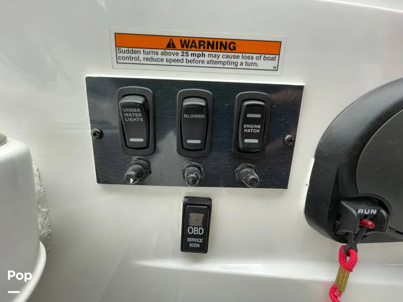 Slide: The Image of Hurricane Sundeck Sport 205 2022 - 12637531