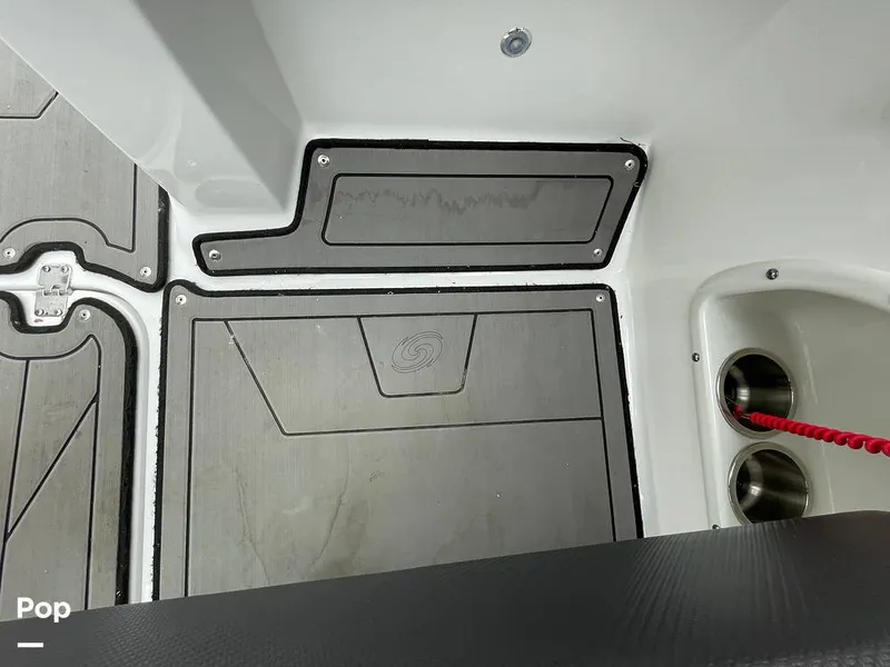 Slide: The Image of Hurricane Sundeck Sport 205 2022 - 12637537