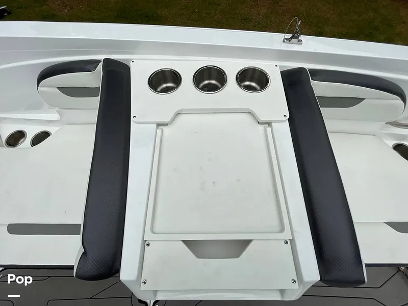 Slide: The Image of Hurricane Sundeck Sport 205 2022 - 12637543