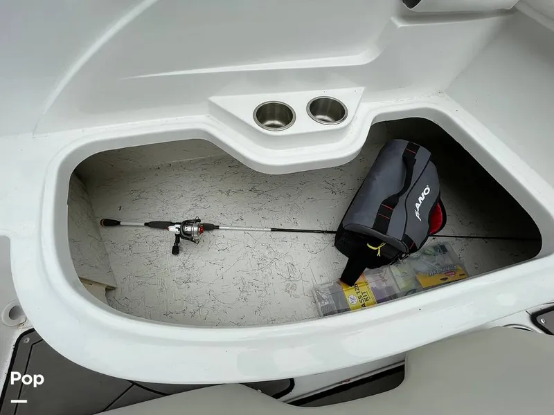 Slide: The Image of Hurricane Sundeck Sport 205 2022 - 12637549