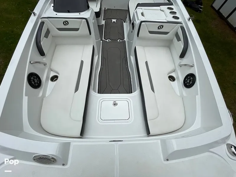 Slide: The Image of Hurricane Sundeck Sport 205 2022 - 12636557