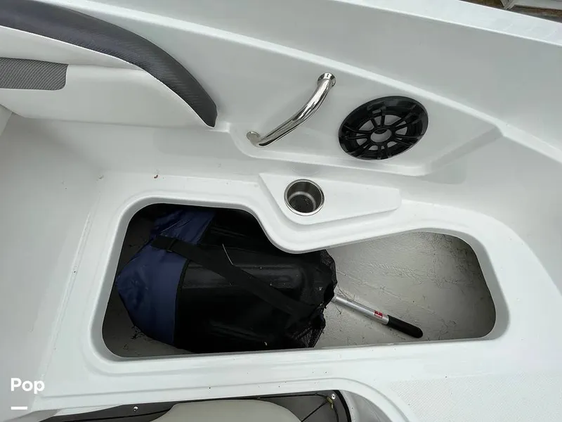 Slide: The Image of Hurricane Sundeck Sport 205 2022 - 12637562