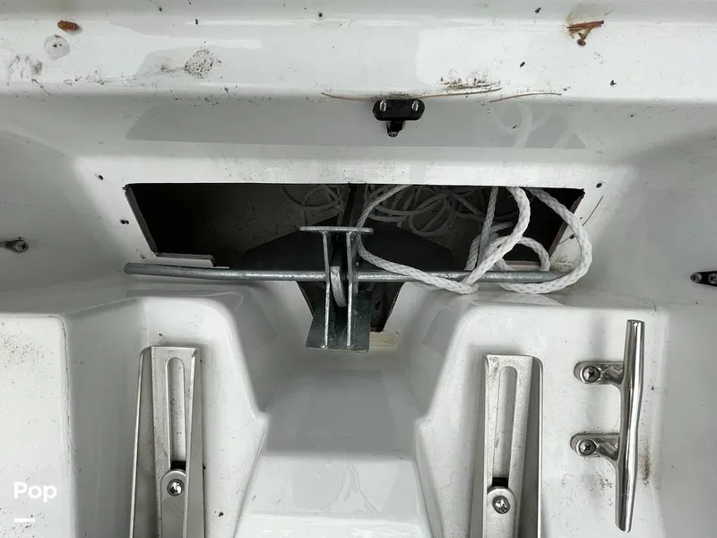 Slide: The Image of Hurricane Sundeck Sport 205 2022 - 12637569