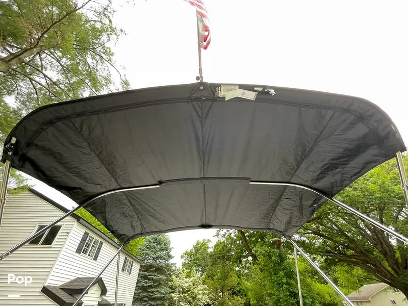 Slide: The Image of Hurricane Sundeck Sport 205 2022 - 12644058